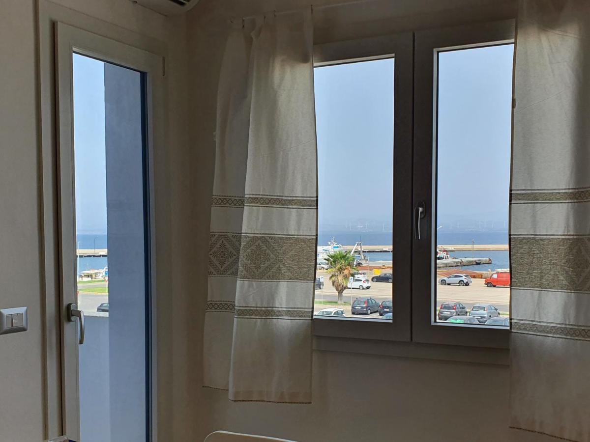 Sky And Sea Apartment Calasetta Exterior foto